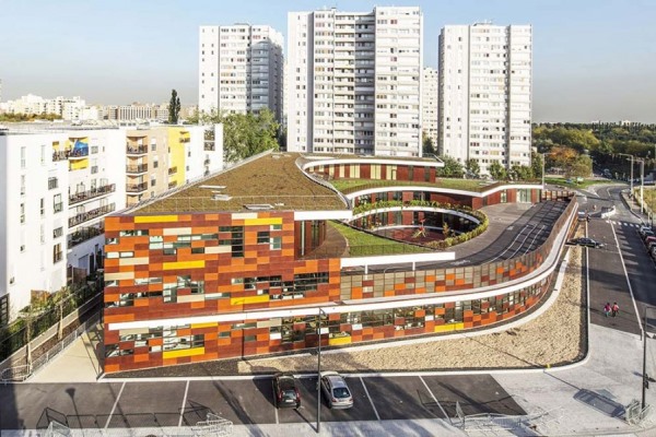 Diseño arquitectónico de la escuela G. Valbon en Bobigny