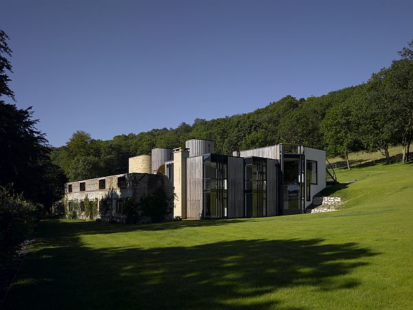 Birds Portchmouth Russum ganó el concurso para construer Downley House en Hampshire