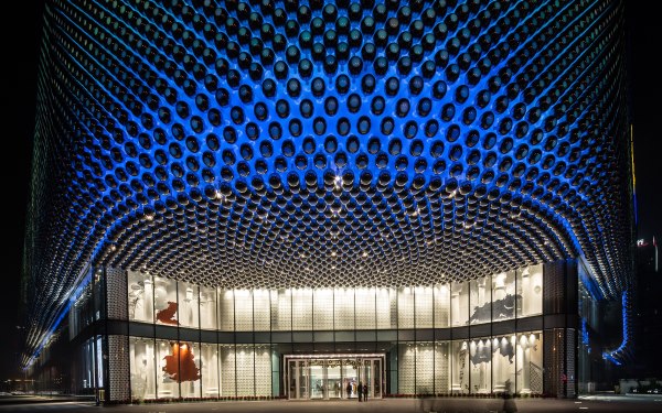 LED lighting allows to create animations and variations on the façade