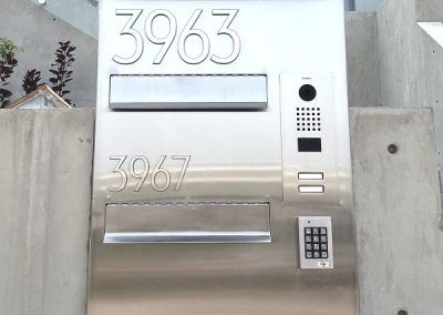 Stainless steel mailbox