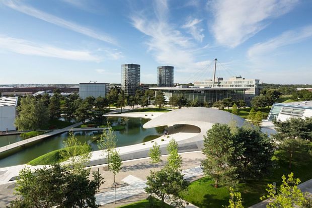 El Pabellón Porsche en el parque temático Autostadt en Wolfsburg (Alemania)